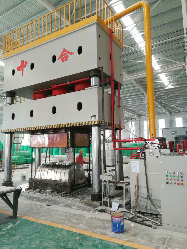 2000噸四柱液壓機(jī)客戶現(xiàn)場(chǎng) 2000噸四柱液壓機(jī)客戶現(xiàn)場(chǎng)