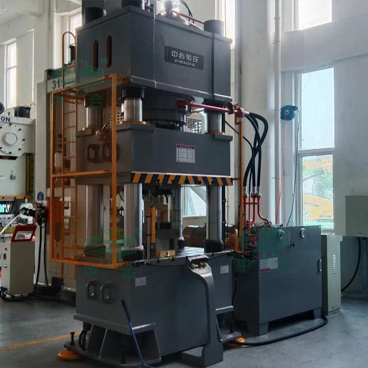 630噸汽車零部件成型液壓機.jpg 630噸汽車零部件成型液壓機.jpg