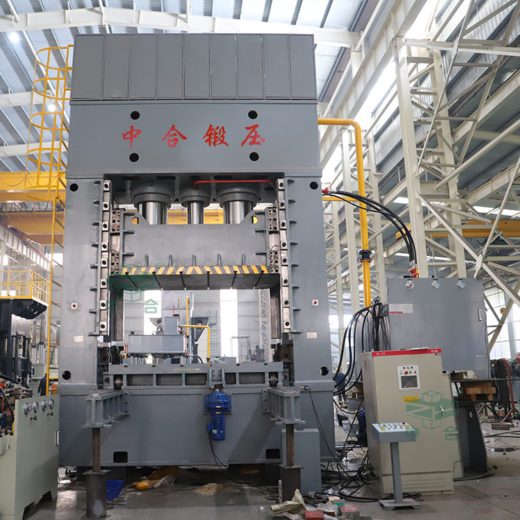 1250噸框架式液壓機車間實拍.jpg 1250噸框架式液壓機車間實拍.jpg