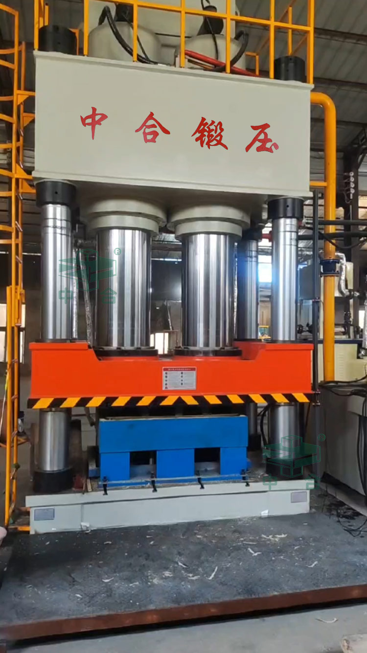 1250噸四柱液壓機熱壓木屑托盤.jpg 1250噸四柱液壓機熱壓木屑托盤.jpg