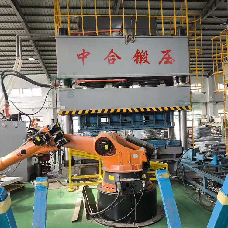 1500噸不銹鋼水箱板拉伸液壓機(jī)現(xiàn)場 1500噸不銹鋼水箱板拉伸液壓機(jī)現(xiàn)場