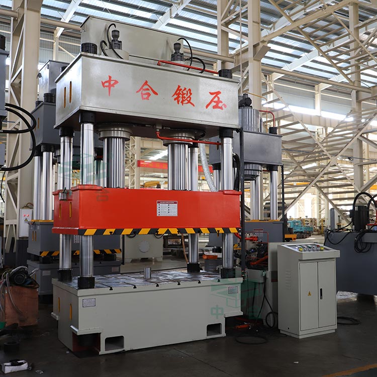 四柱液壓機.jpg 四柱液壓機.jpg