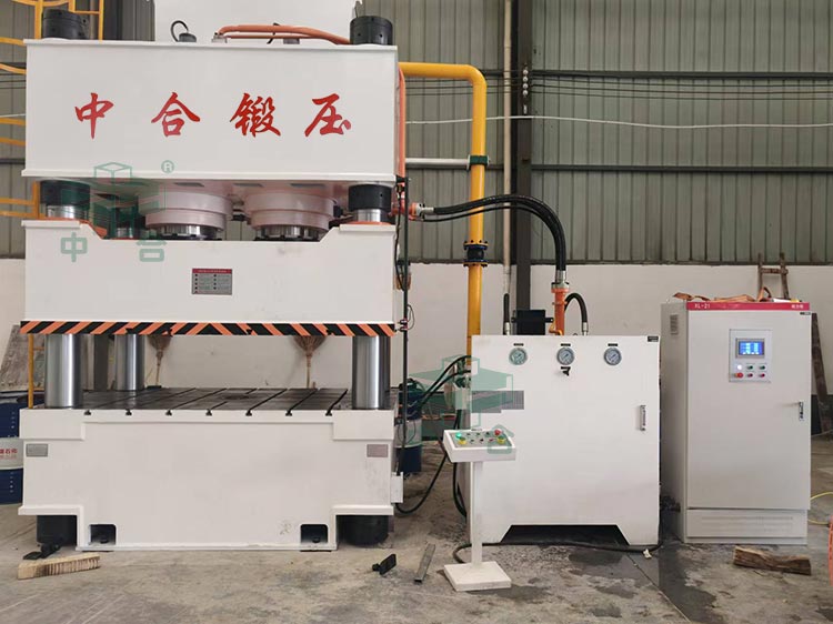 1000噸三梁四柱液壓機.jpg 1000噸三梁四柱液壓機.jpg