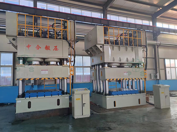 3600噸聚丙烯壓濾板成型液壓機(jī).jpg 3600噸聚丙烯壓濾板成型液壓機(jī).jpg