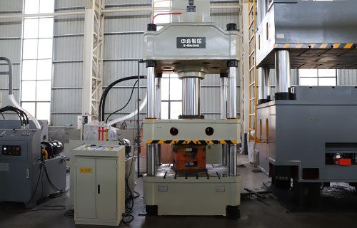 315噸四柱液壓機(jī)如何維護(hù)與保養(yǎng)？滕州液壓機(jī)廠家的專業(yè)建議