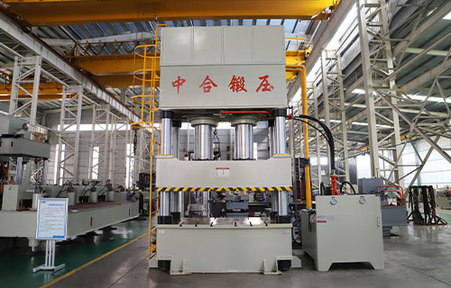 如何選擇可靠的1000噸四柱液壓機廠家？