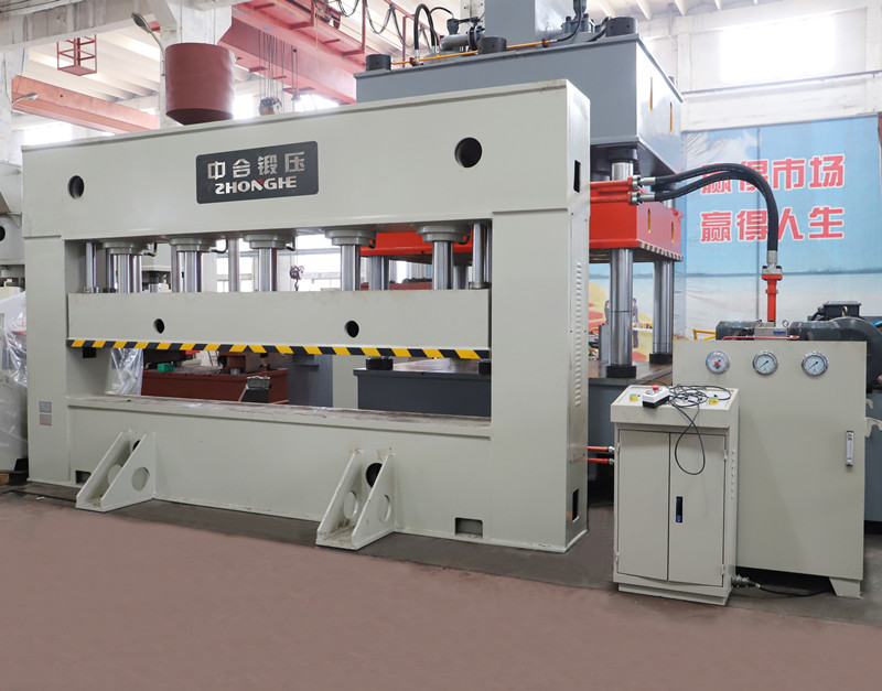 集裝箱板成型液壓機(圖1) 集裝箱板成型液壓機(圖1)