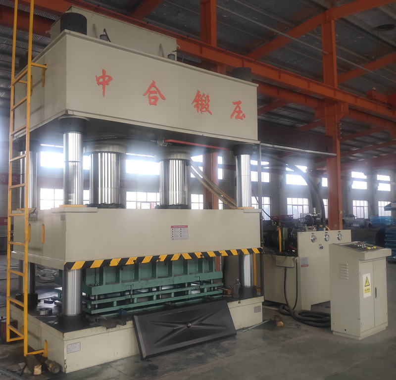 800噸不銹鋼水箱板液壓機 800噸不銹鋼水箱板液壓機