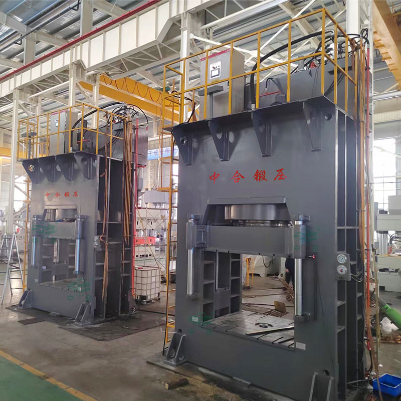 1800噸框架式液壓機車間調試 1800噸框架式液壓機車間調試